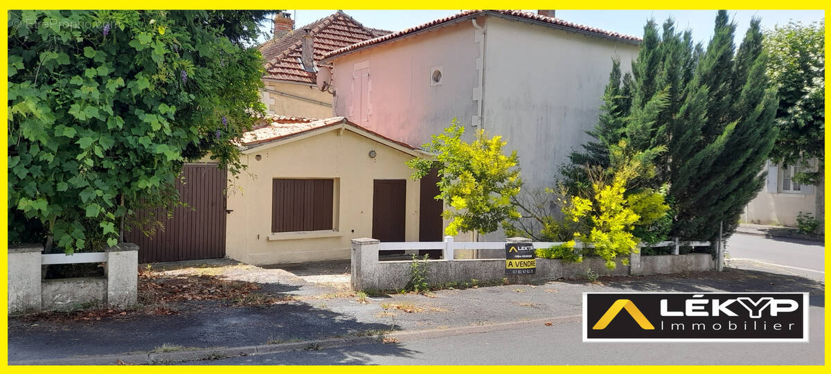 Maison à SAINT-JEAN-D'ANGELY