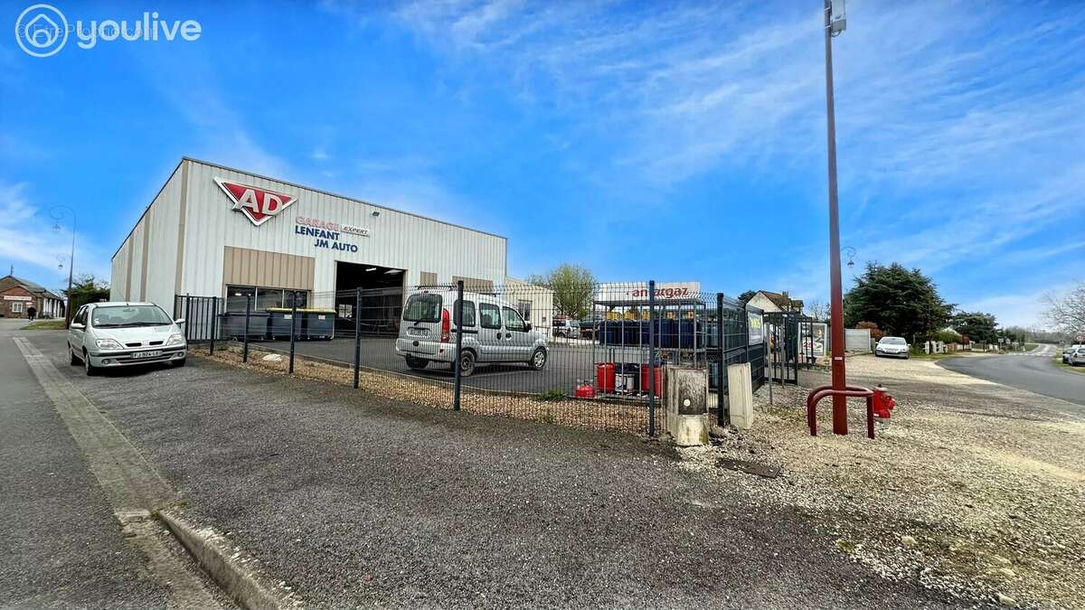 Commerce à MONTIGNY-LE-CHARTIF