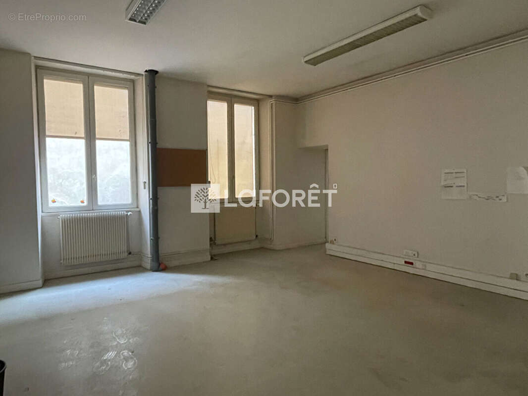 Commerce à LONS-LE-SAUNIER