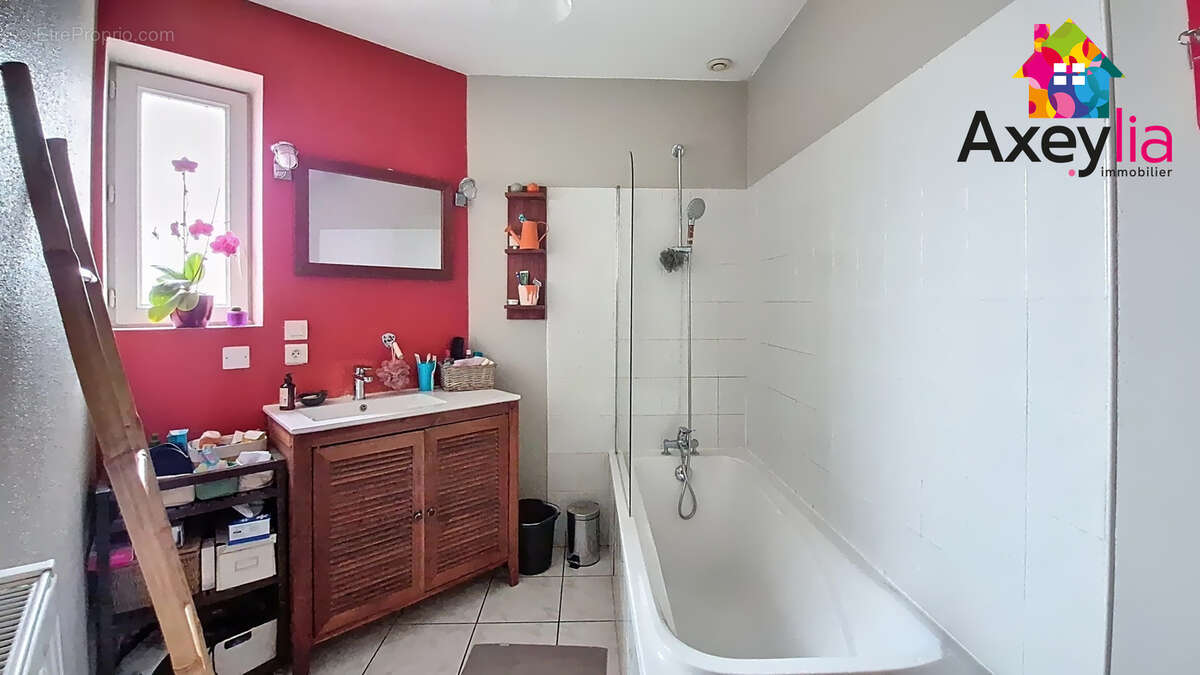 Appartement à POUILLY-SOUS-CHARLIEU