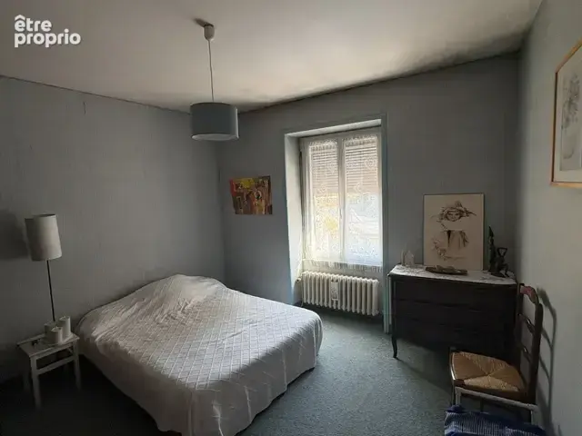 A vendre à Tiffauges belle maison de bourg 112 m2 +dépendance +terrain constructible 194000 frais d'agence inc - photo 12