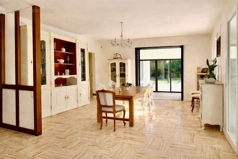 Maison à MAZE