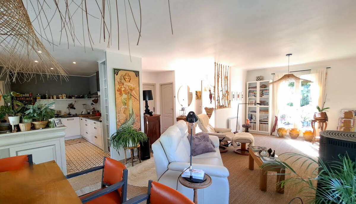 Maison à MESCHERS-SUR-GIRONDE