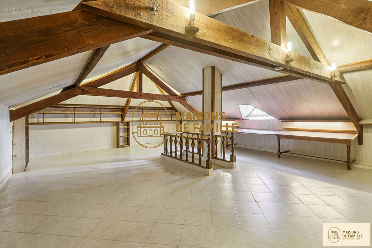 Maison à LA CELLE-SAINT-CLOUD