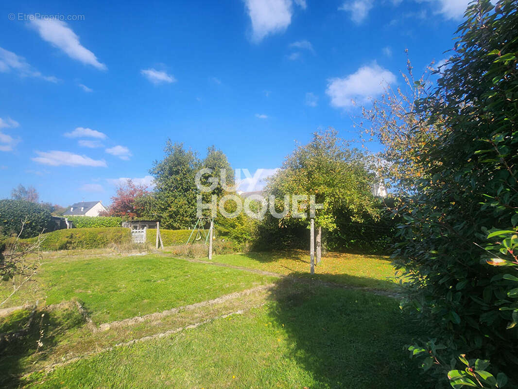 Terrain à SAINT-SAMSON-SUR-RANCE