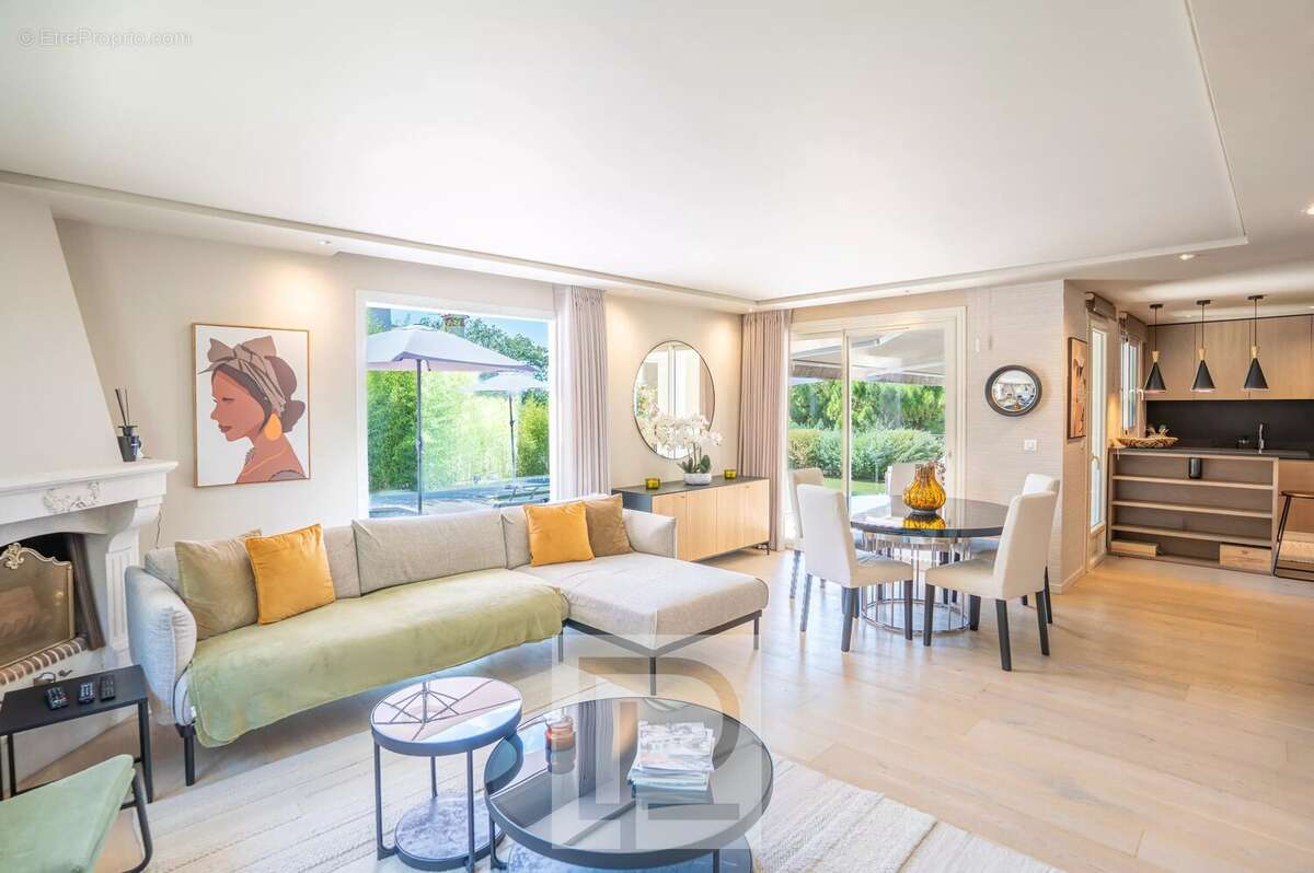 Maison à MOUGINS