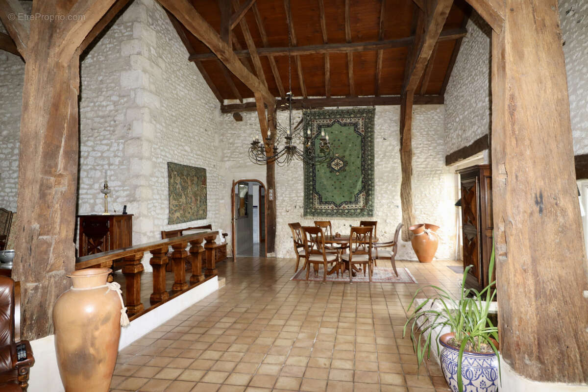 Maison à SAINTES