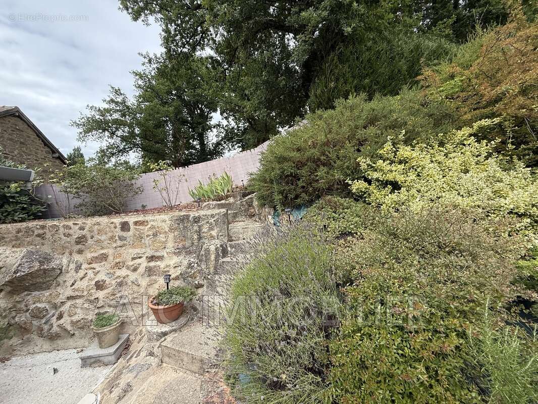 Maison à SAINT-PIERRE-DES-NIDS