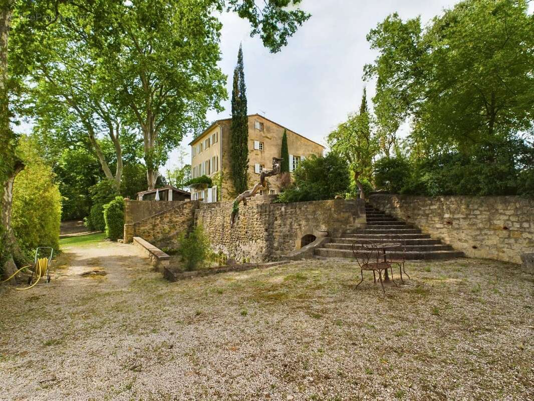 Maison à LOURMARIN