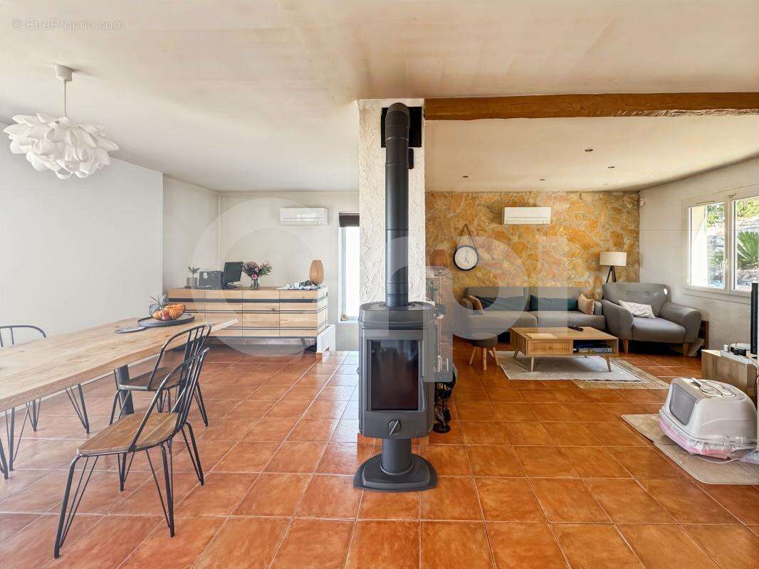 Maison à LA CRAU
