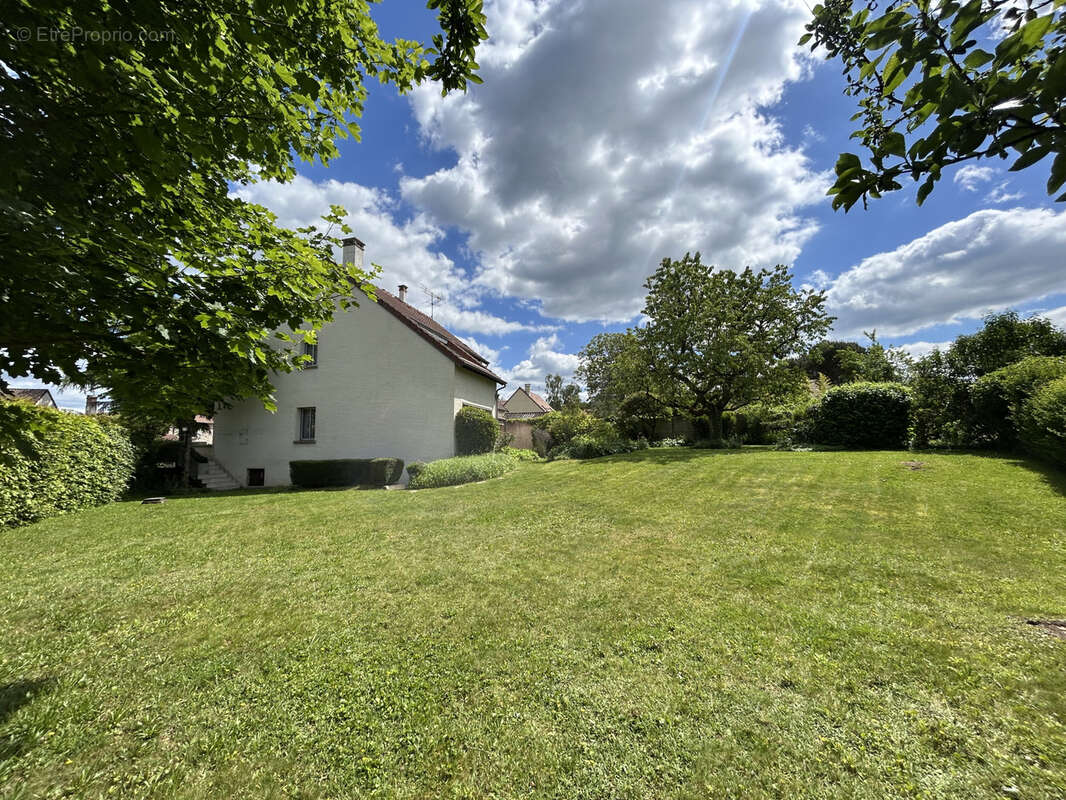 Maison à JANVILLE-SUR-JUINE