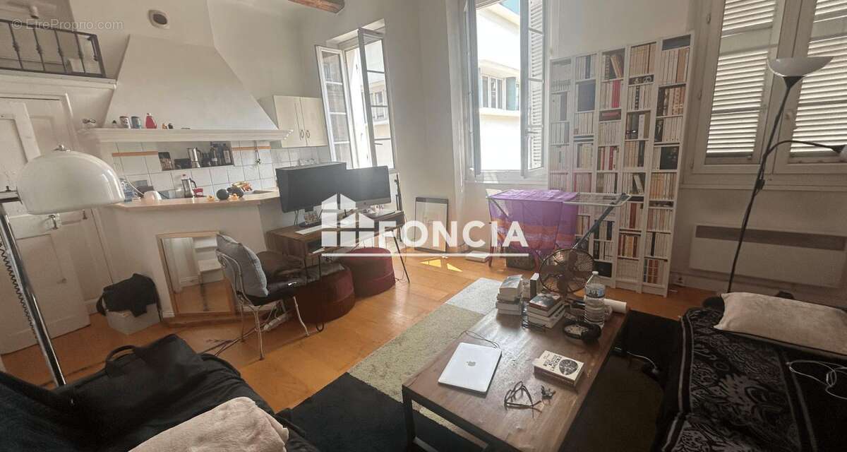 Appartement à MARSEILLE-1E