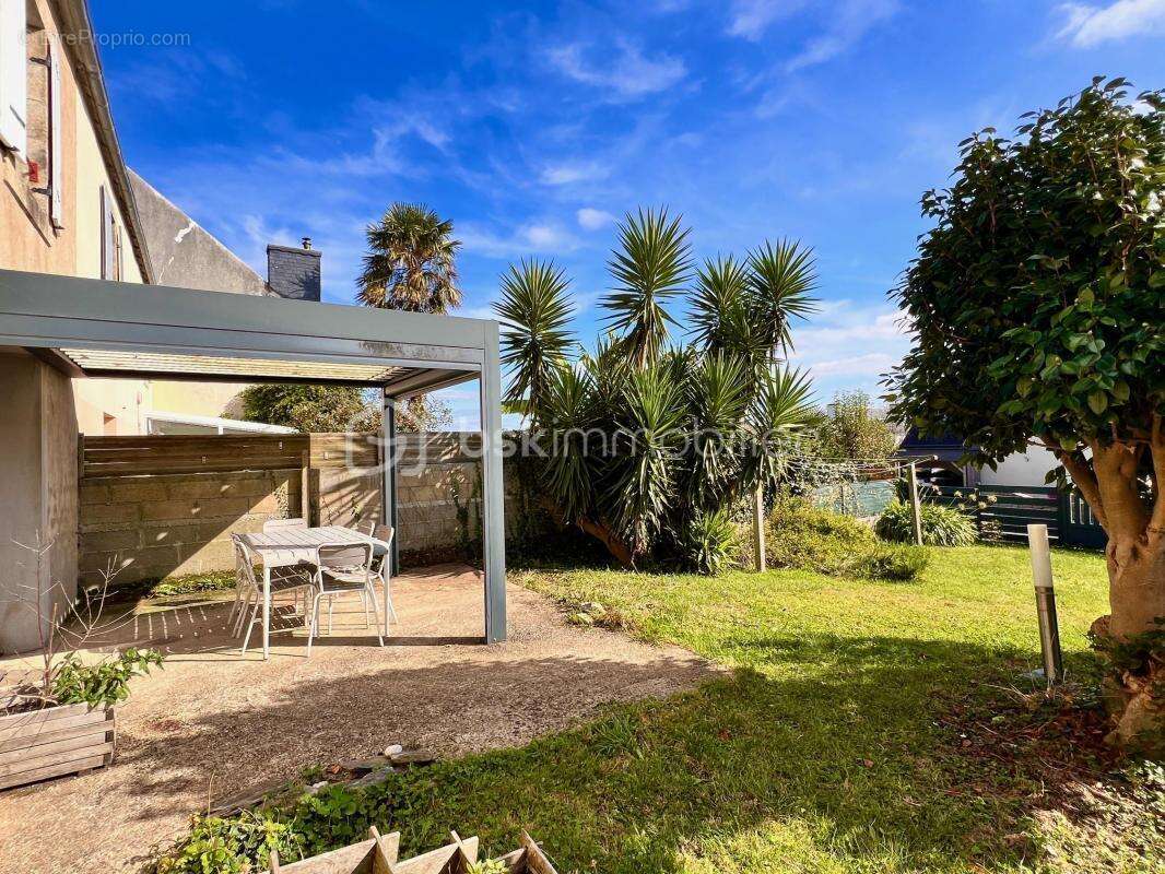 Maison à PLONEVEZ-PORZAY