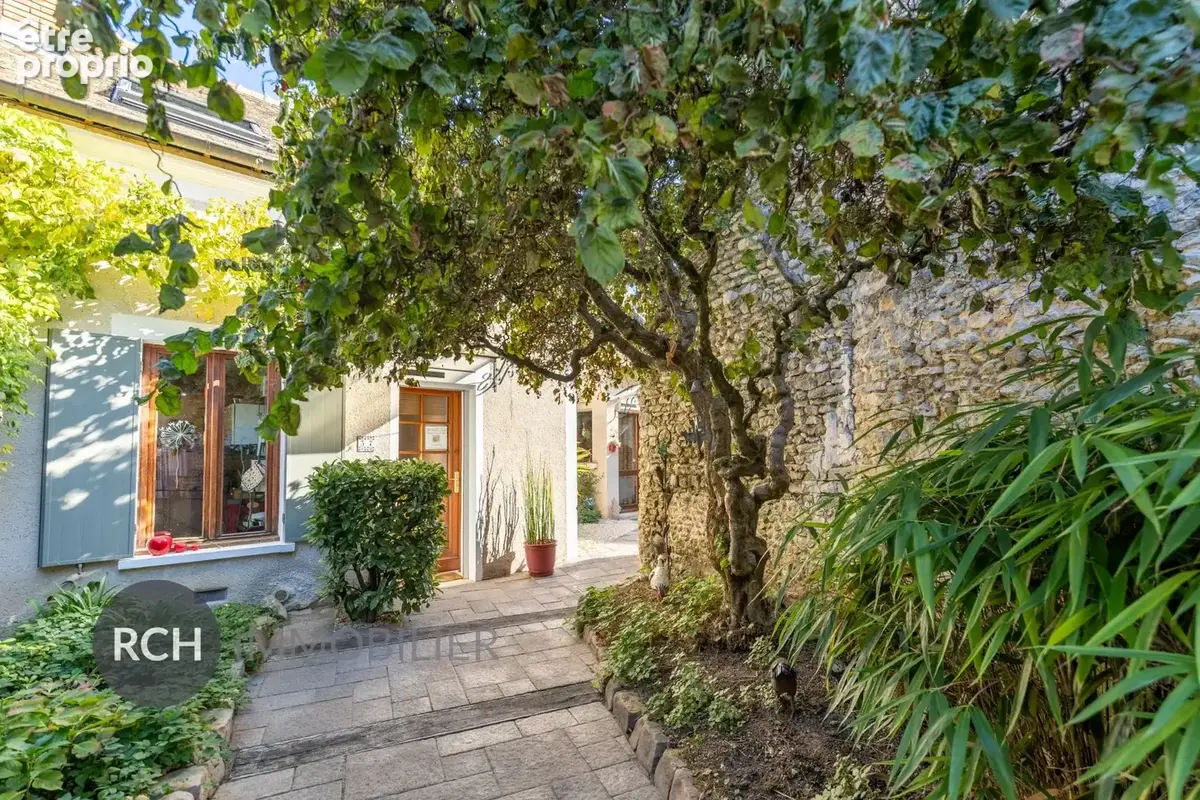 Maison à HOUDAN
