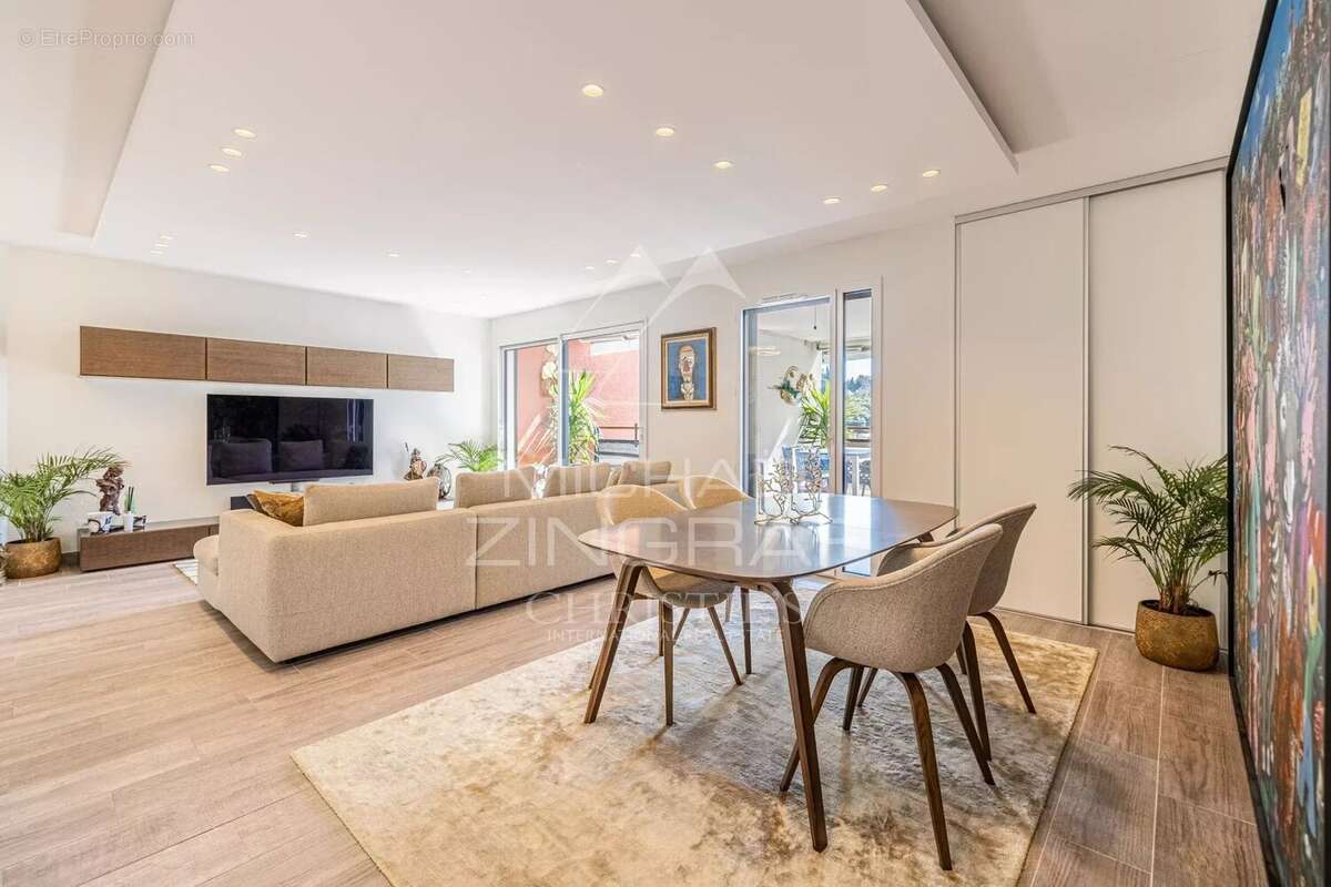 Appartement à EZE