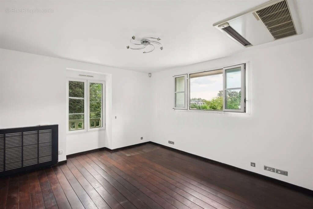 Maison à LA CELLE-SAINT-CLOUD