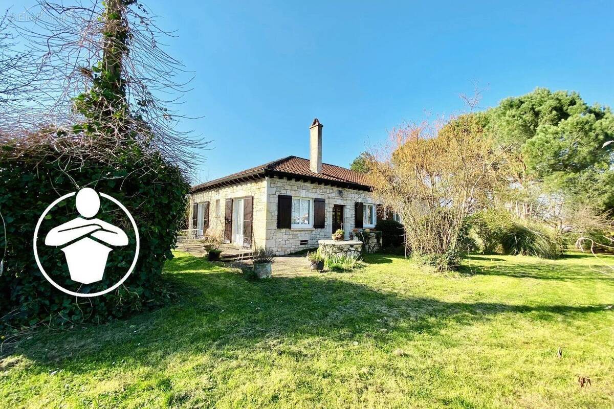 Maison à PUJOLS