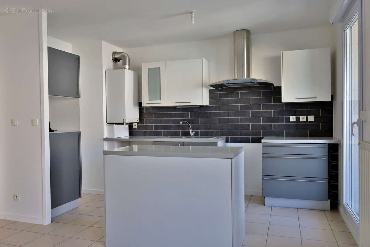 Appartement Type 3 - 62,02 m2 habitables (LOI CARREZ) - Garage - photo 5
