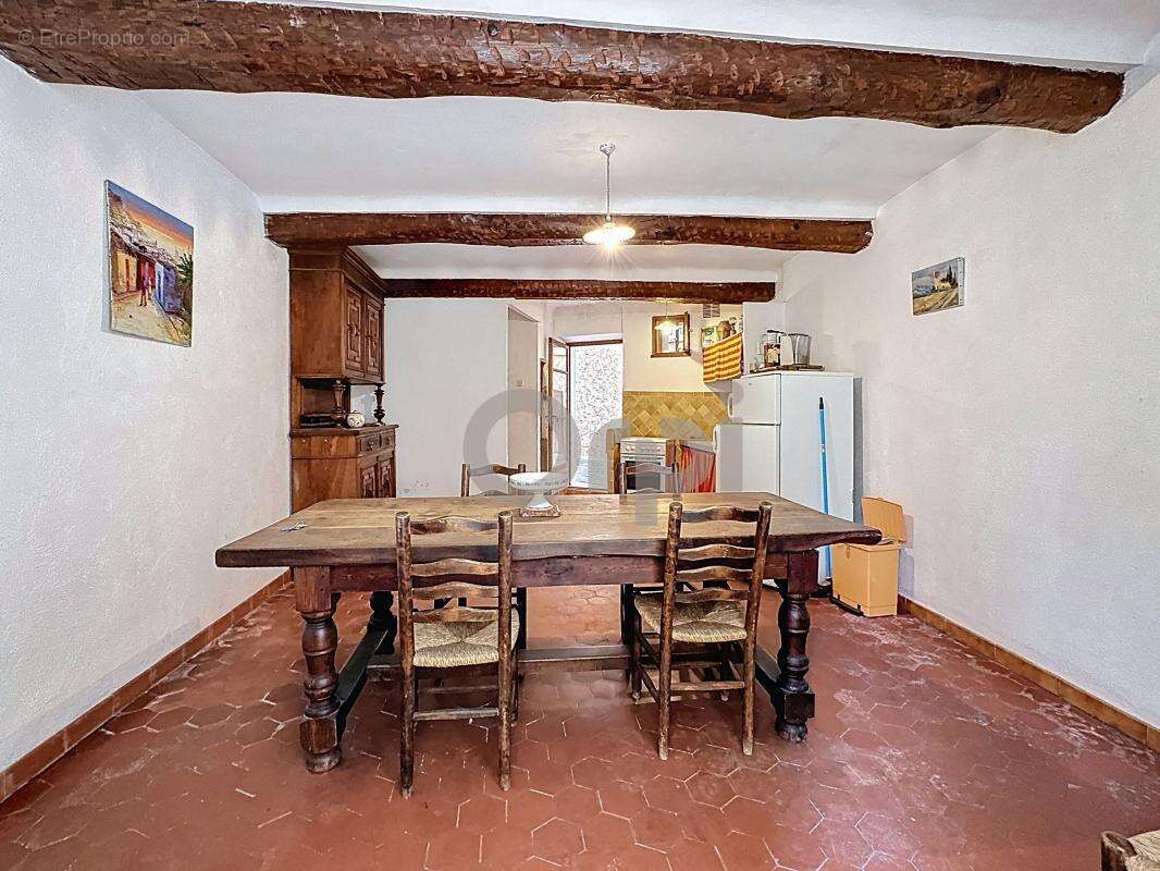 Maison à ROQUEBRUNE-SUR-ARGENS