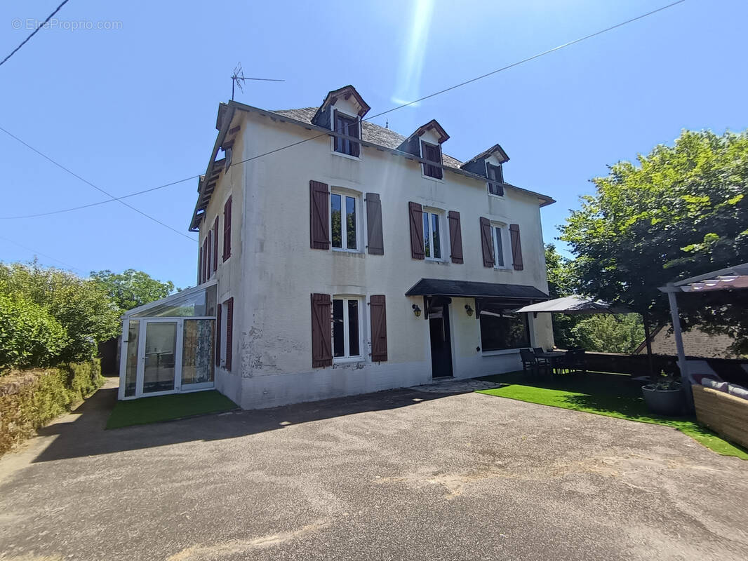 Maison à GIMEL-LES-CASCADES