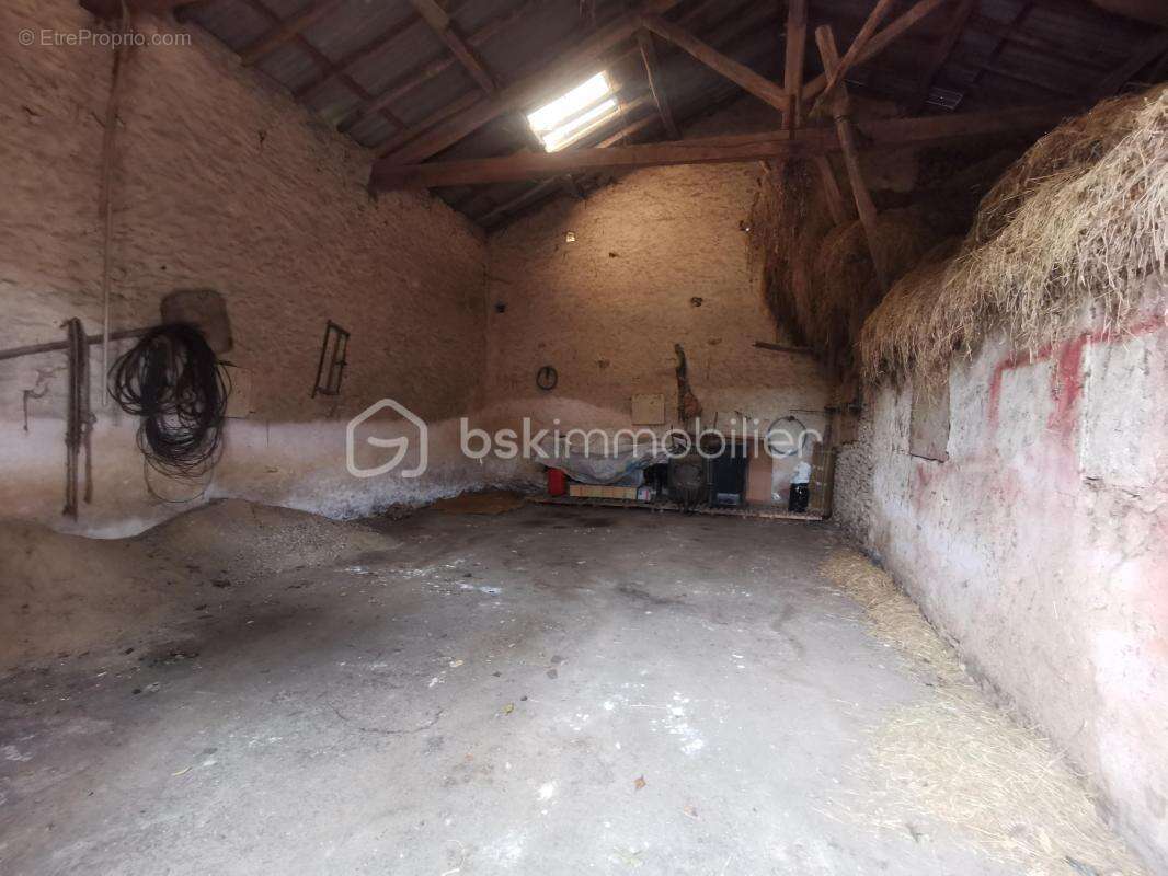 Maison à LEIGNES-SUR-FONTAINE