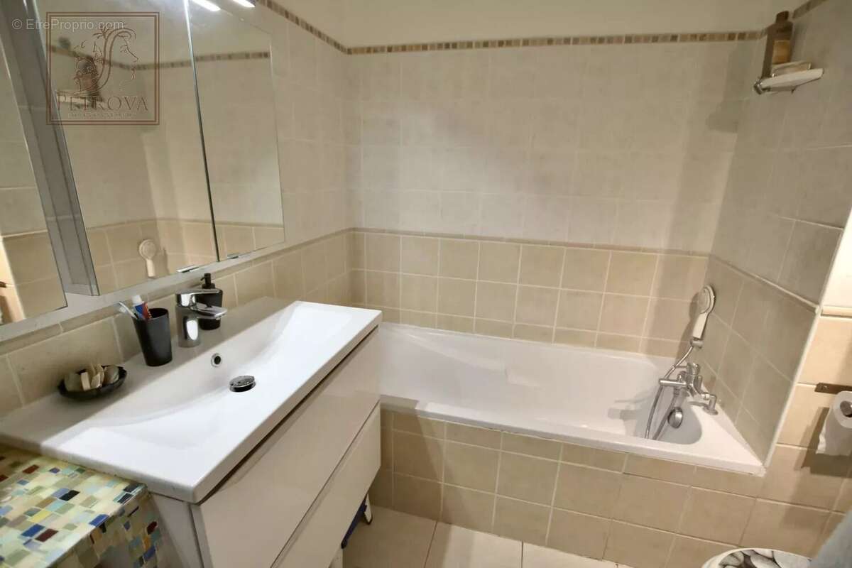 Appartement à LA GAUDE