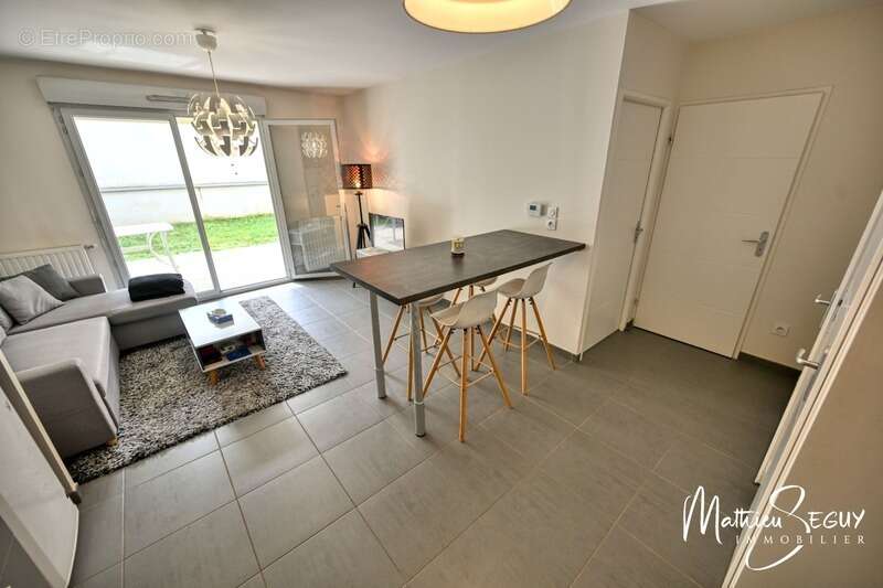 Appartement à THURINS
