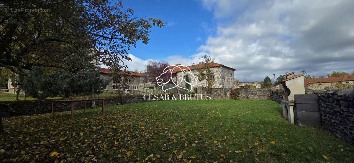 Maison 343 m² à Sanssac-L'eglise  - photo 8