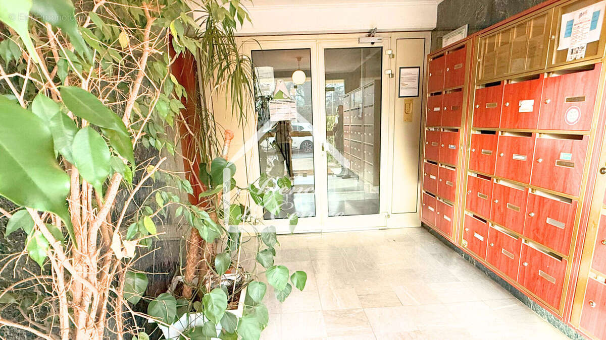 Appartement à L'HAY-LES-ROSES