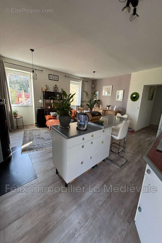 Maison à SALIGNAC-EYVIGUES