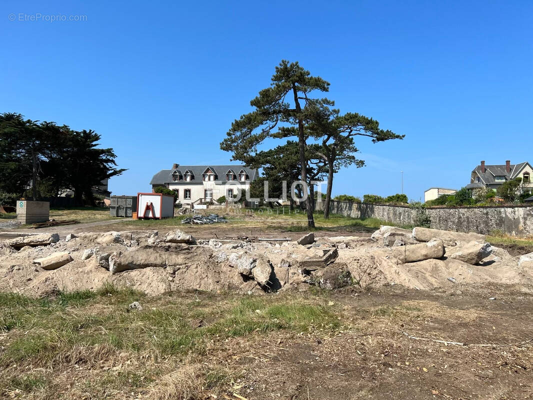 Terrain à AGON-COUTAINVILLE
