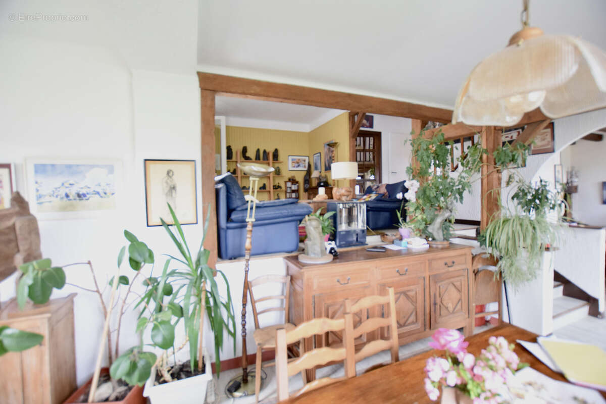 Maison à LE PERRAY-EN-YVELINES