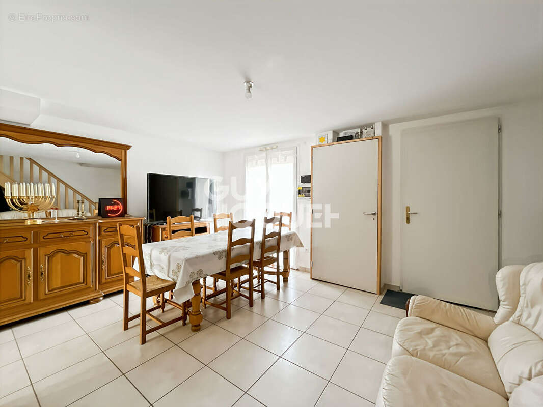 Maison à FONTENAY-TRESIGNY