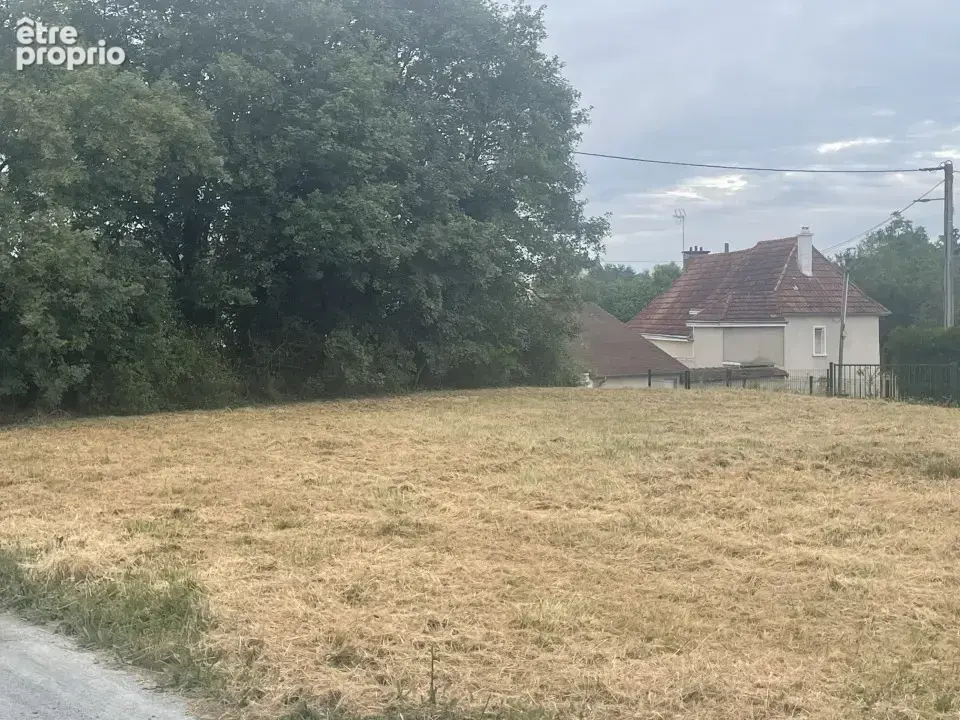 Terrain à PRECIGNE