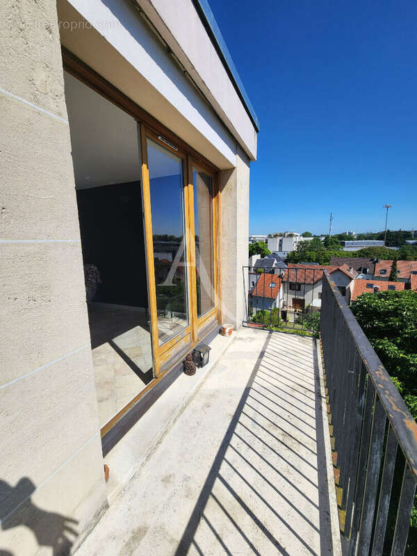 Appartement à FRESNES