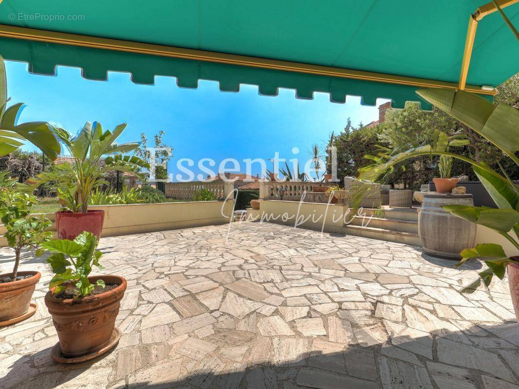 Appartement à VILLEFRANCHE-SUR-MER