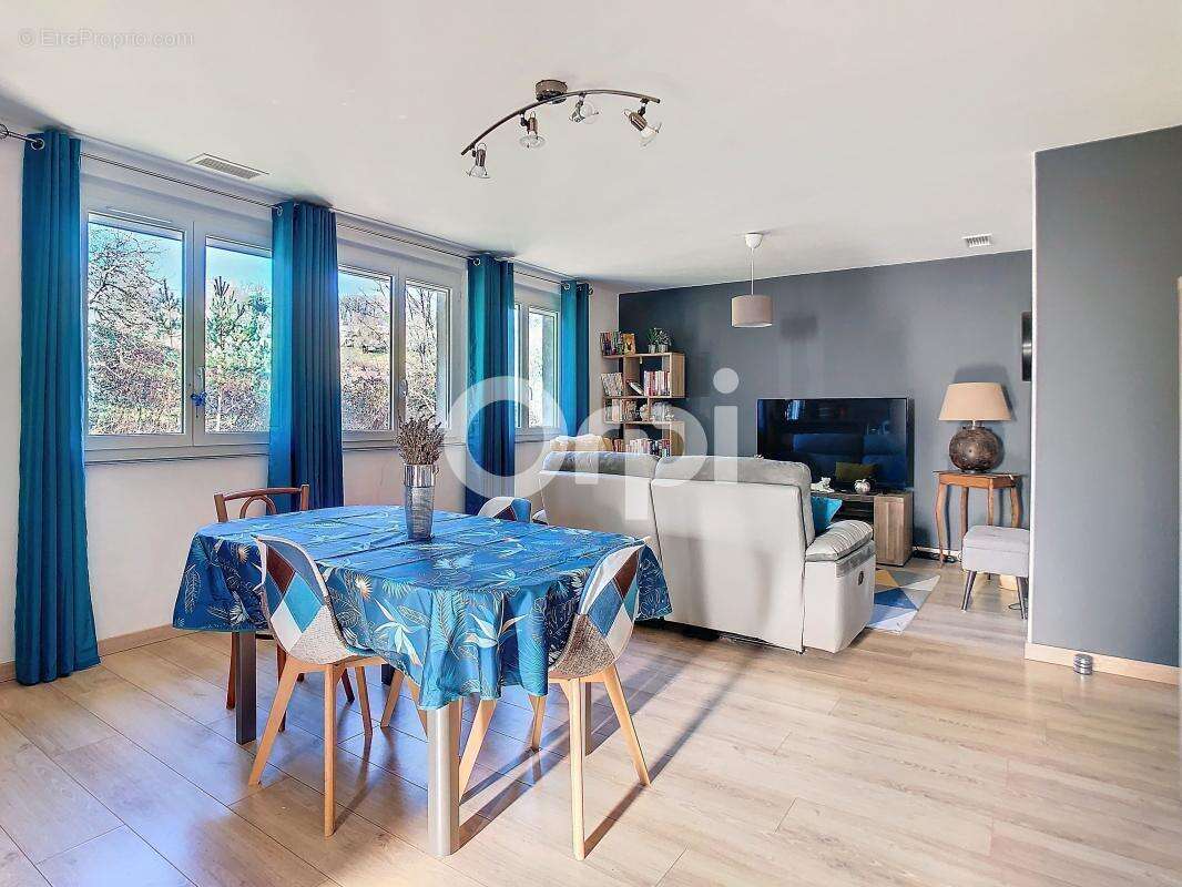 Maison à NOTRE-DAME-DE-SANILHAC