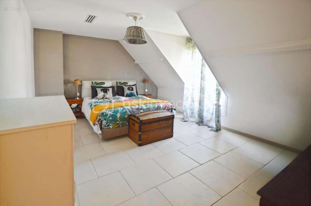 Maison à CLAYE-SOUILLY