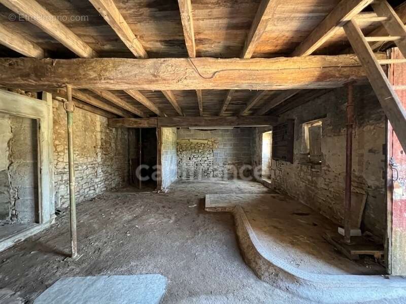 Ensemble immobilier de 131 m² - Terrain constructible et fort potentiel - Chepniers (17) - photo 13