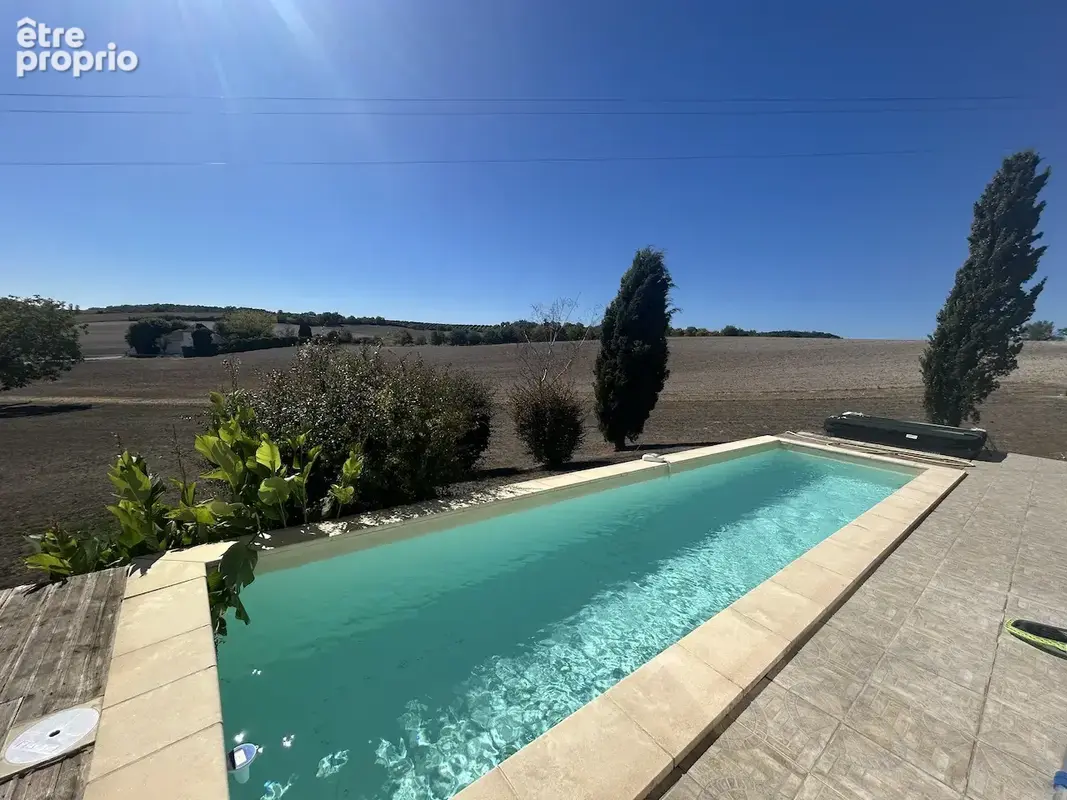 Coup de coeur pour cette magnifique maison avec piscine et vues dégagée sur terrain de 8249m2 - photo 22