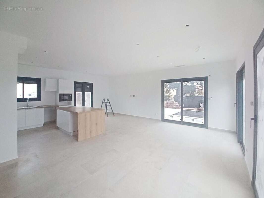 Maison 112 m² à Vendres  - photo 4