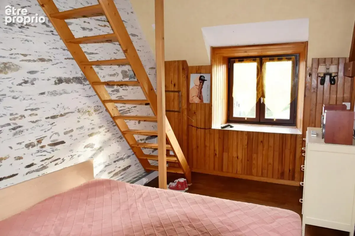 Ensemble immobilier en pierres sur vaste terrain paysagé - photo 9