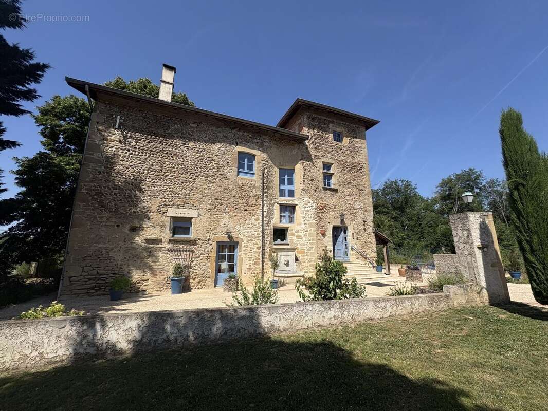 190 m² à Eyzin-Pinet  - photo 3