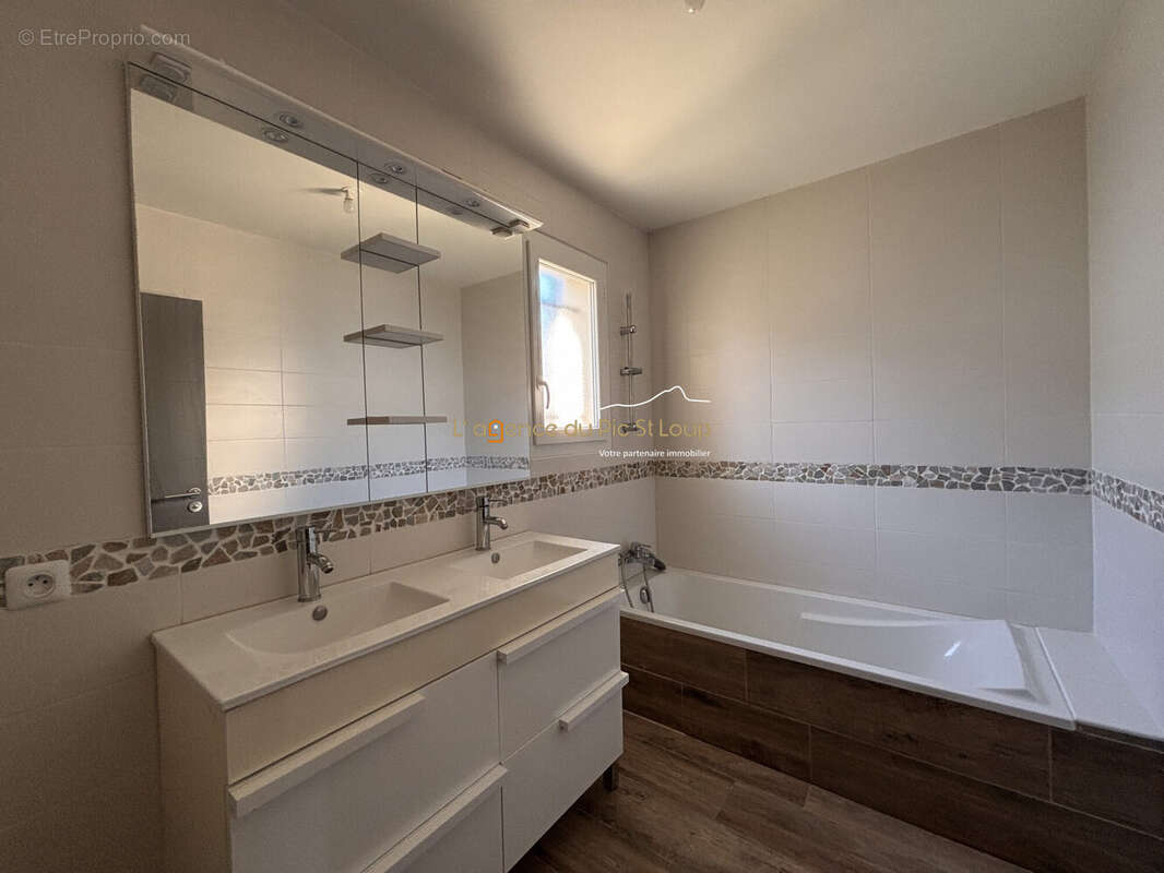 Maison à COURNONTERRAL