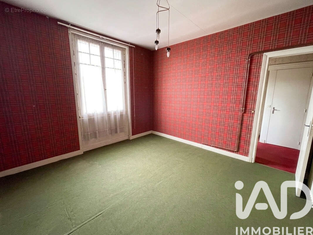Maison 136 m² à Chateau-La-Valliere  - photo 8
