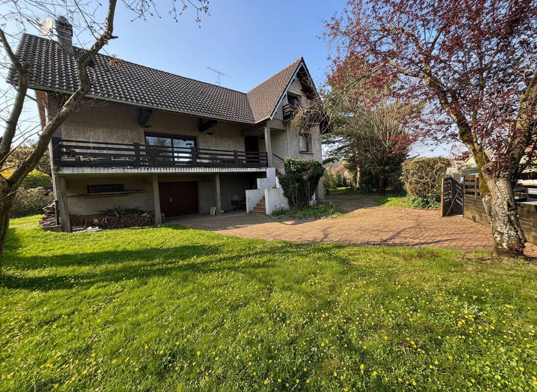 Maison à VERRIERES-LE-BUISSON