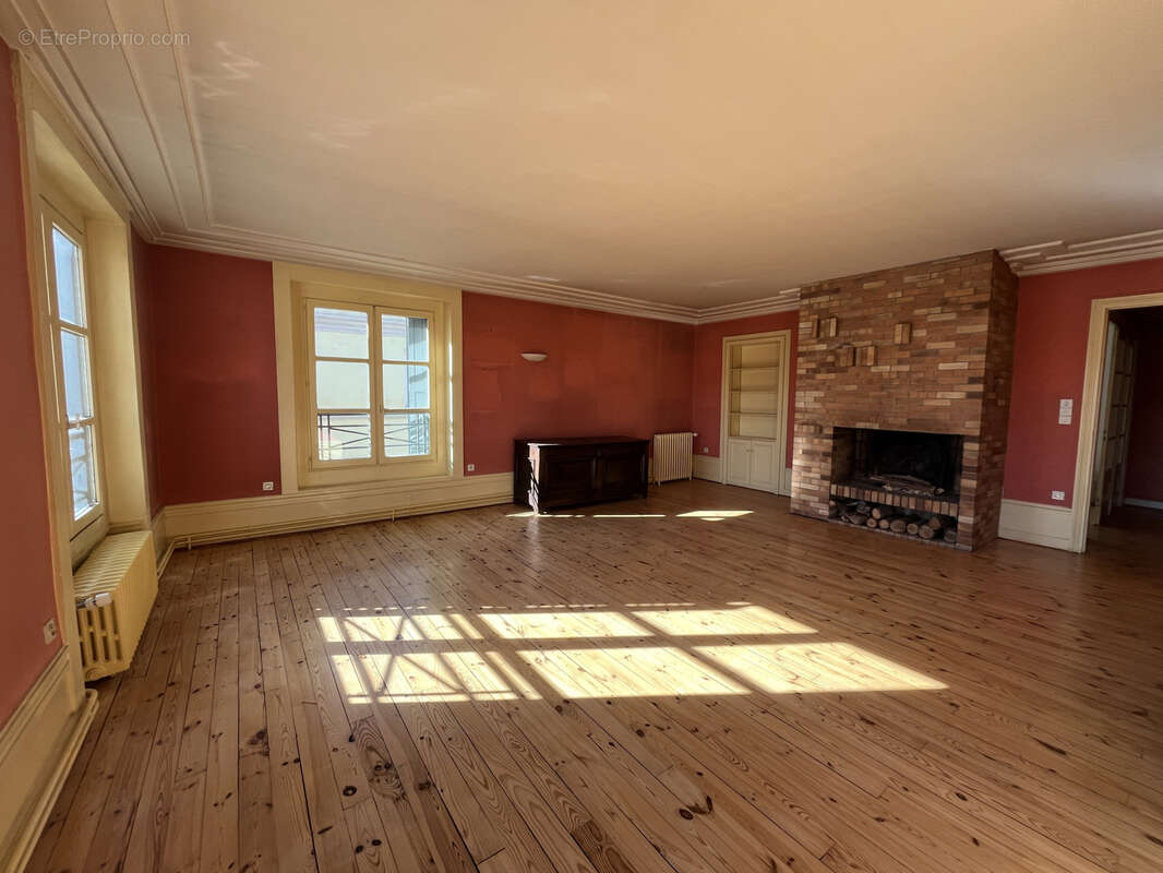 Appartement à SAINT-ETIENNE