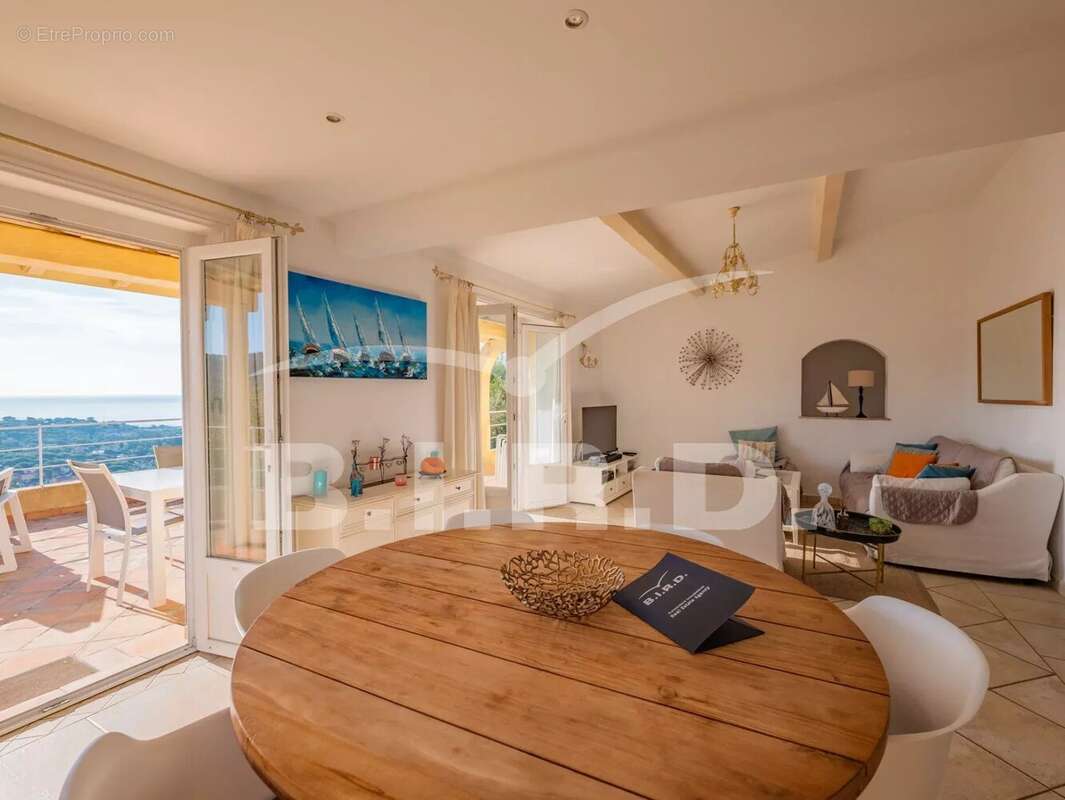 Maison à LES ISSAMBRES