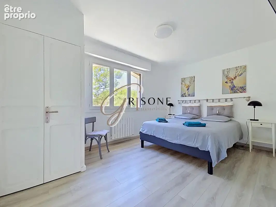 Villa de 260 m² accès direct plage du Cap Nègre à Six-Fours - photo 7