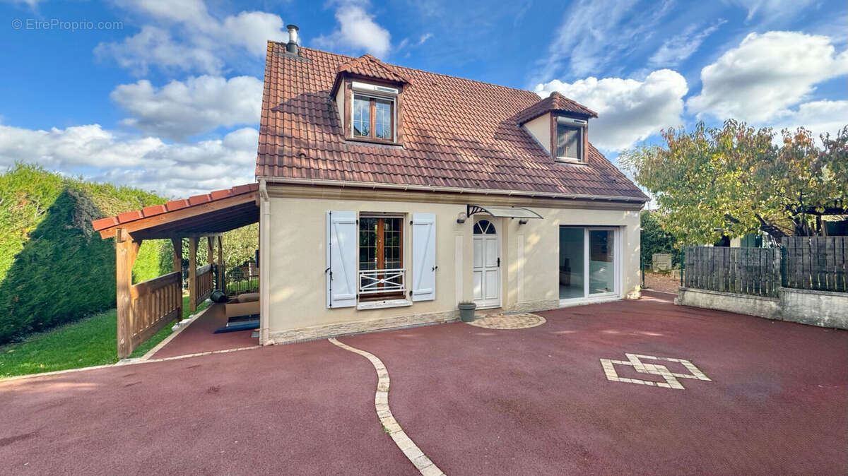 Maison à CORBEIL-ESSONNES